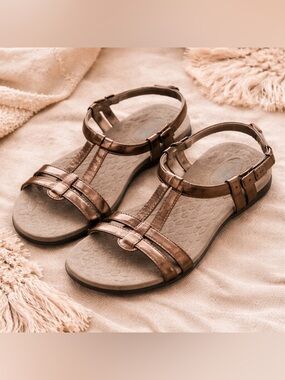 Provo by Clark’s Metallic Bronze T-Strap Comfort Sandals
